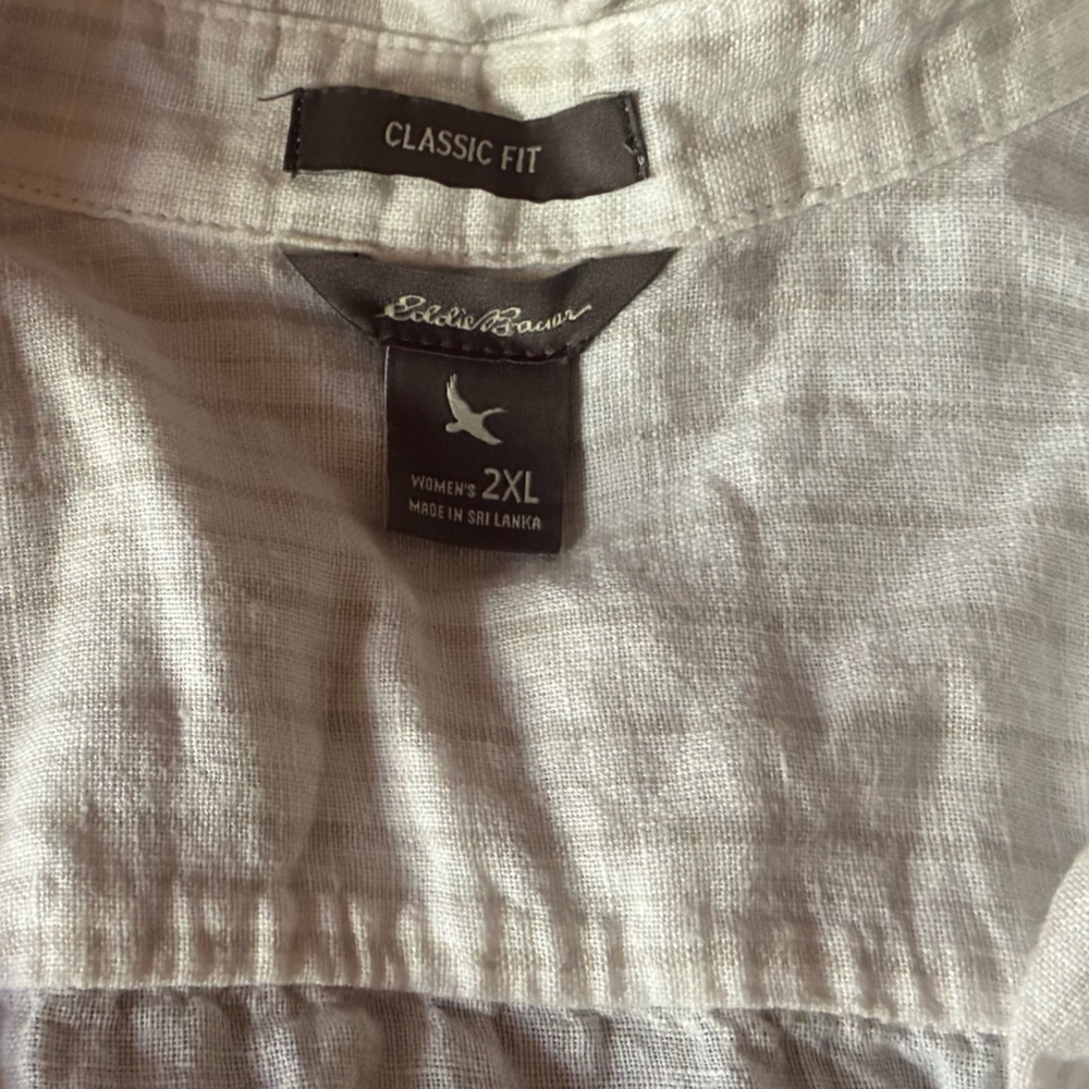 Eddie Bauer Classic Fit Women's Cream Linen Blouse